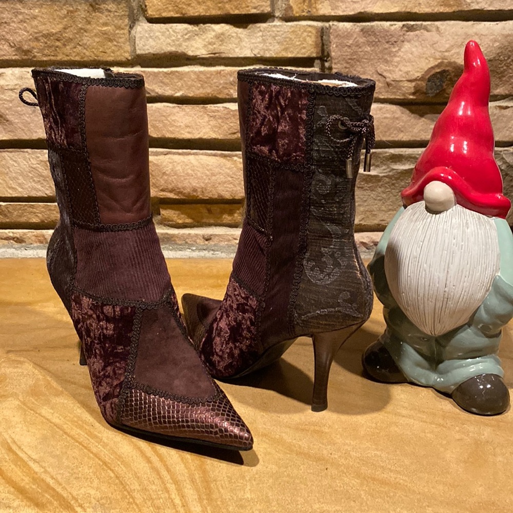 NWT’s Nine West Heeled Boots 🥾!